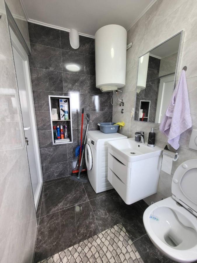Apartman Dora With Sea View And Terrace Umag Exterior foto