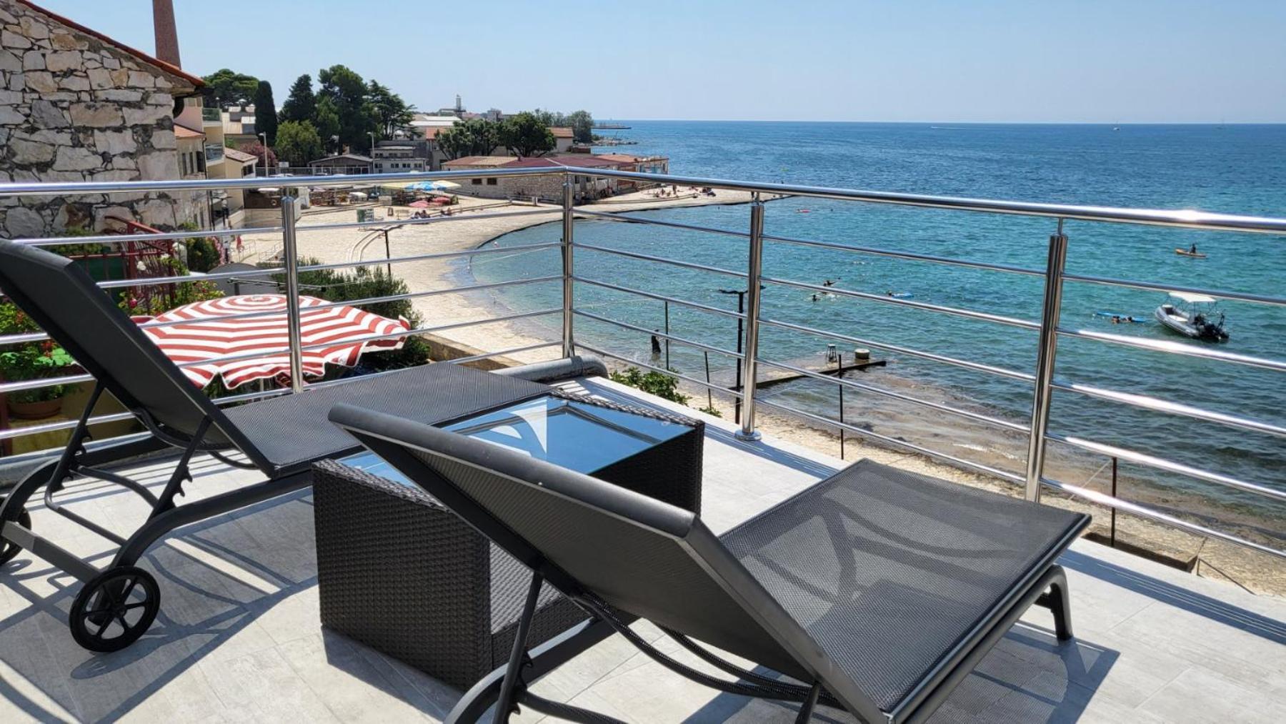 Apartman Dora With Sea View And Terrace Umag Exterior foto